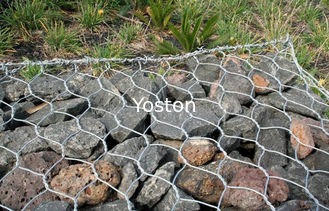 中国 0.5m六角形のGabionのバスケットの熱い浸された電流を通された金網の塀の壁 サプライヤー