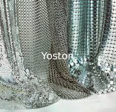 中国 銀製/金金網のカーテンのアルミニウム金属スパンコールがついた生地の多形 サプライヤー